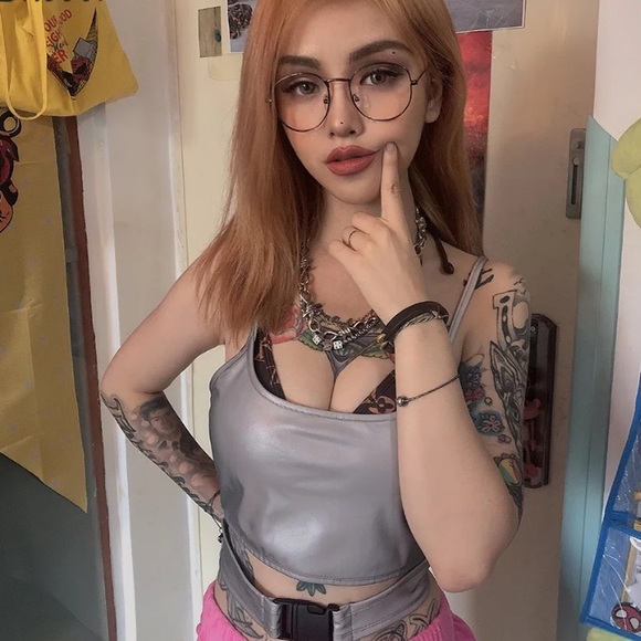 Silver reflective buckle crop top - Picture 4 of 16